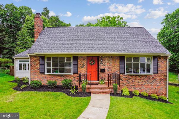 Exterior, Facade, Brick Facade, Cape Cod