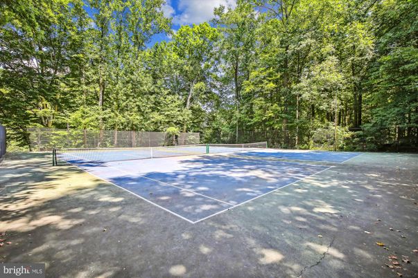 Exterior, Tennis Courts