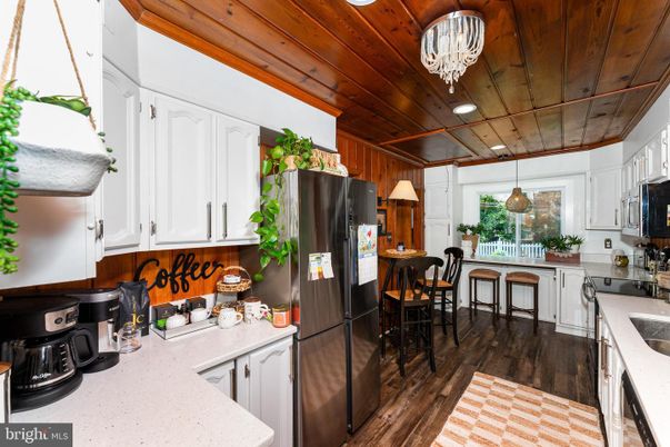Chandelier, Dining room, Interior, Kitchen, Wooden Ceilings, Wood Texture Flooring