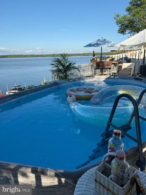 Exterior, Pool, Water