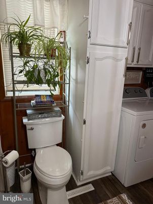 Interior, Washer, Wood Texture Flooring