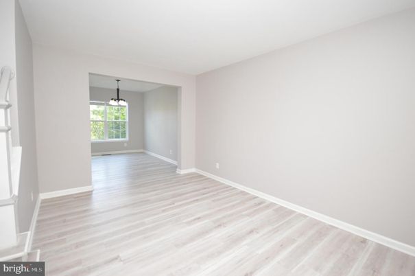 Empty room, Interior, Pendant Lights, Wood Texture Flooring