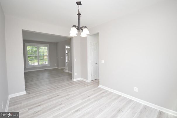 Empty room, Interior, Pendant Lights, Wood Texture Flooring