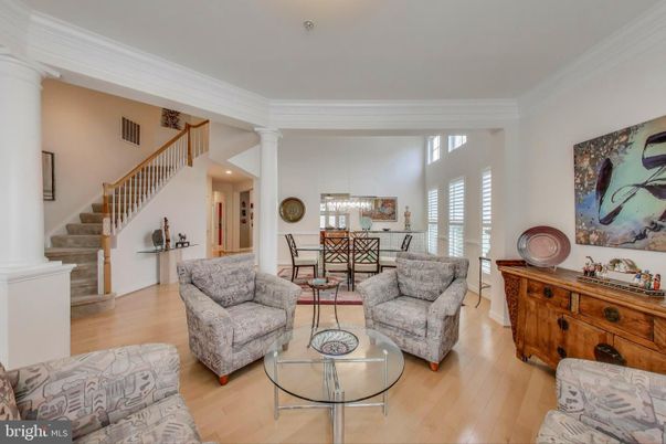 Chandelier, Dining room, Interior, Living room, Pendant Lights, Recessed Lighting, Wood Texture Flooring