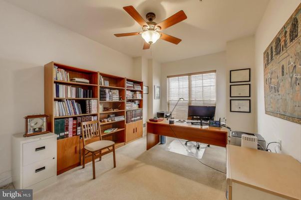 Home Office, Interior