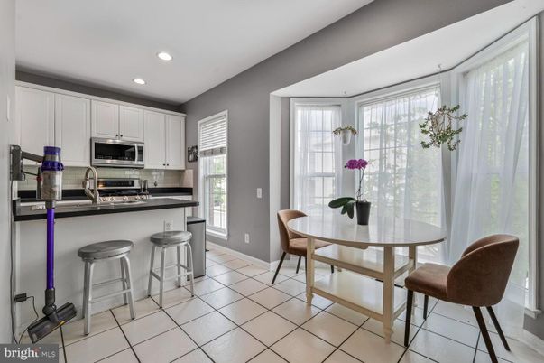 Dining room, Interior, Kitchen, Recessed Lighting, Stainless Steel Appliances