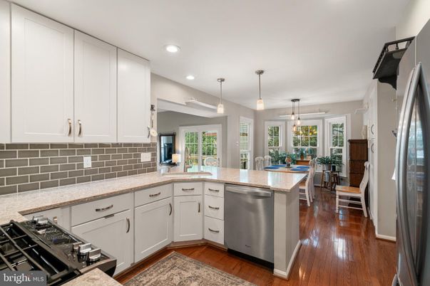 Dining room, Interior, Kitchen, Pendant Lights, Recessed Lighting, Wood Texture Flooring