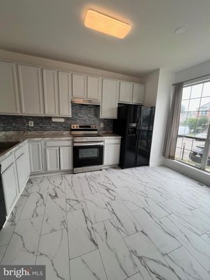 Interior, Kitchen, Marble, Recessed Lighting