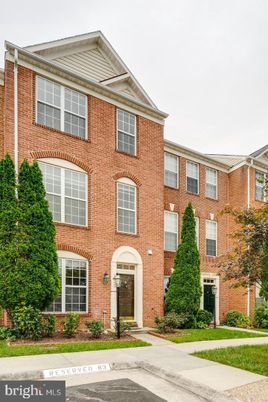 Exterior, Facade, Brick Facade, Georgian