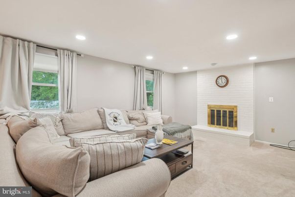 Fireplace, Interior, Living room, Recessed Lighting