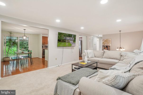 Dining room, Interior, Kitchen, Living room, Pendant Lights, Recessed Lighting, Wood Texture Flooring
