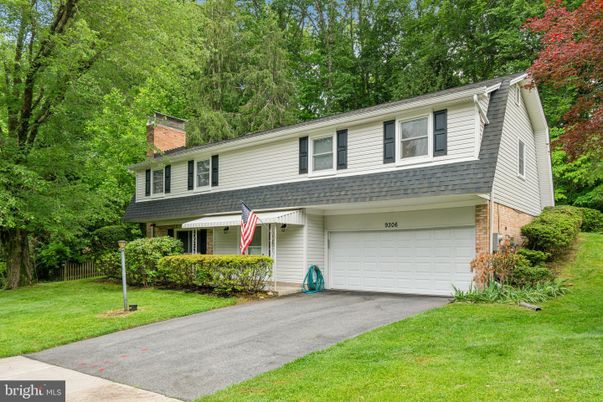 Attached, Exterior, Facade, Raised Ranch