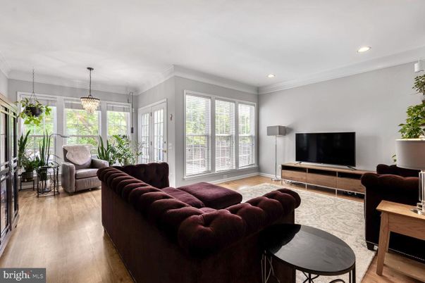 Interior, Living room, Pendant Lights, Recessed Lighting, Wood Texture Flooring