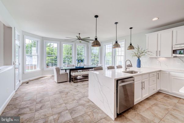 Dining room, Interior, Kitchen, Pendant Lights, Recessed Lighting, Stainless Steel Appliances