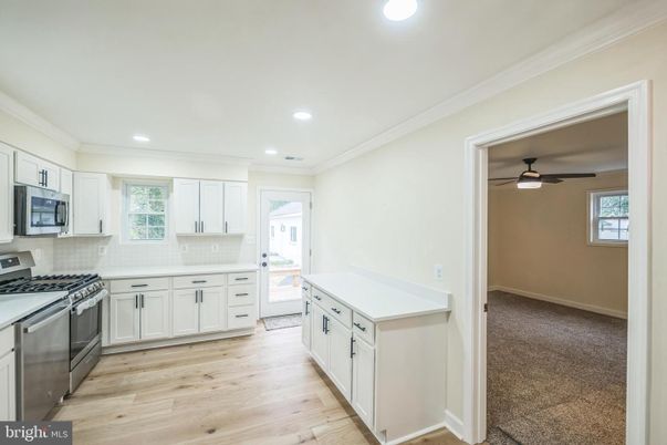 Interior, Kitchen, Recessed Lighting, Wood Texture Flooring