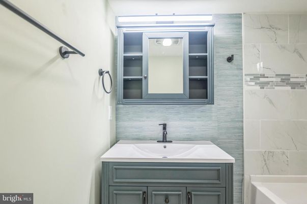 Bathroom, Interior, Marble Walls