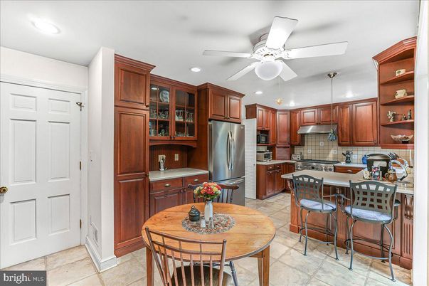 Dining room, Interior, Kitchen, Recessed Lighting, Stainless Steel Appliances