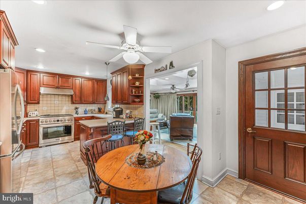 Dining room, Interior, Kitchen, Recessed Lighting