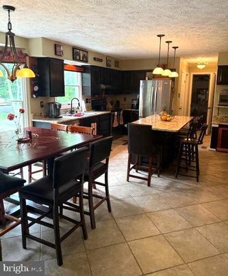 Dining room, Interior, Kitchen, Pendant Lights, Stainless Steel Appliances