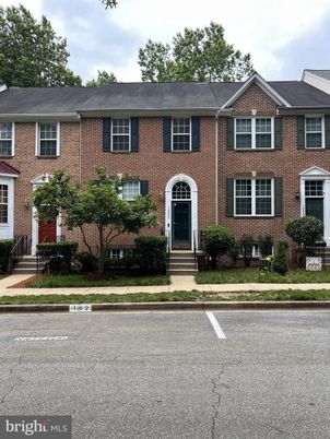 Exterior, Facade, Brick Facade, Georgian