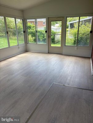 Empty room, Interior, Sun Room, Wood Texture Flooring