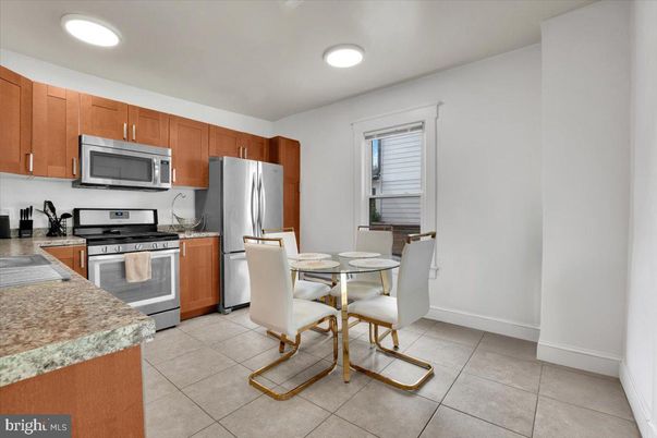 Dining room, Interior, Kitchen, Recessed Lighting, Stainless Steel Appliances