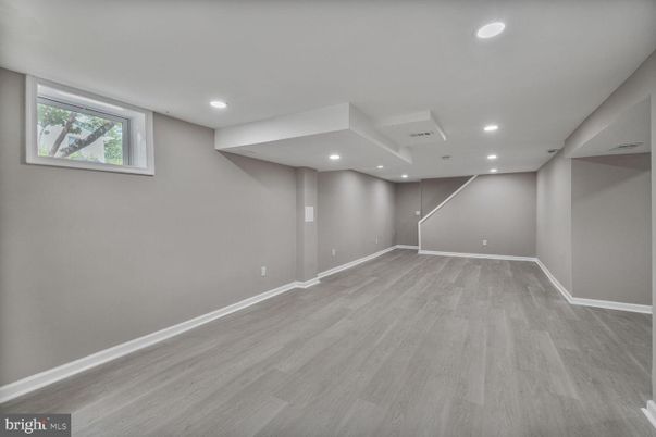 Empty room, Interior, Recessed Lighting, Wood Texture Flooring