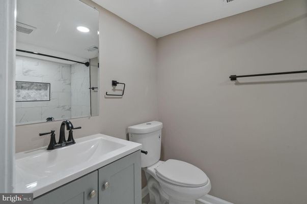 Bathroom, Interior, Marble Walls, Recessed Lighting
