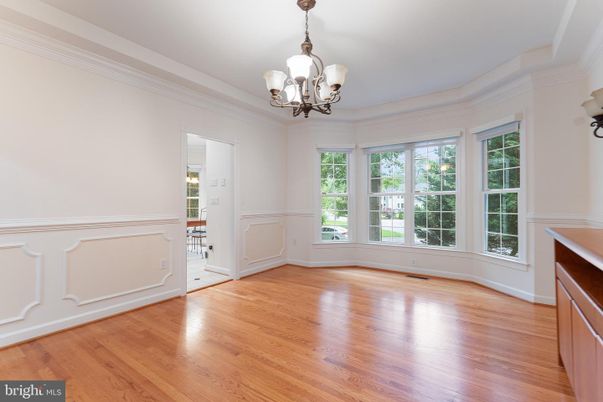 Chandelier, Empty room, Interior, Wood Texture Flooring