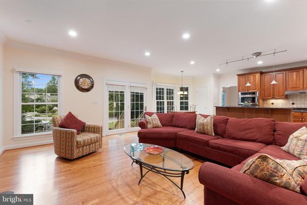 Interior, Kitchen, Living room, Pendant Lights, Recessed Lighting, Wood Texture Flooring