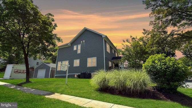 Backyard, Detached Garage, Exterior