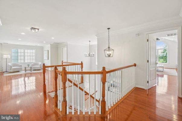 Interior, Pendant Lights, Recessed Lighting, Wood Texture Flooring