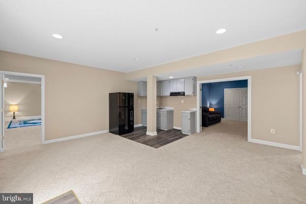 Empty room, Interior, Kitchen, Recessed Lighting, Washer