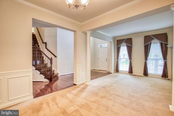 Chandelier, Empty room, Interior, Wood Texture Flooring