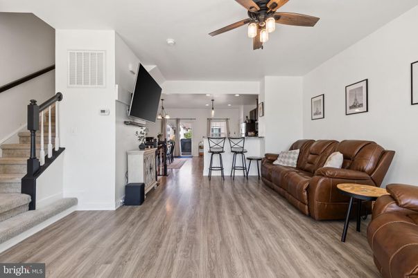 Interior, Kitchen, Living room, Pendant Lights, Recessed Lighting, Wood Texture Flooring