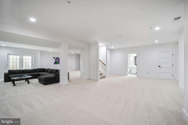 Empty room, Interior, Living room, Recessed Lighting