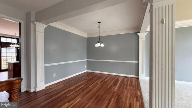 Empty room, Interior, Pendant Lights, Wood Texture Flooring