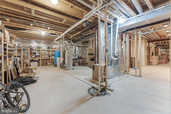 Interior, Washer, Wooden Beams