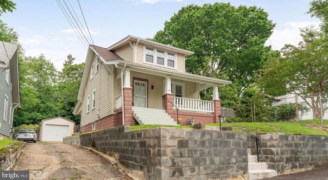 Detached Garage, Exterior, Facade, American Foursquare