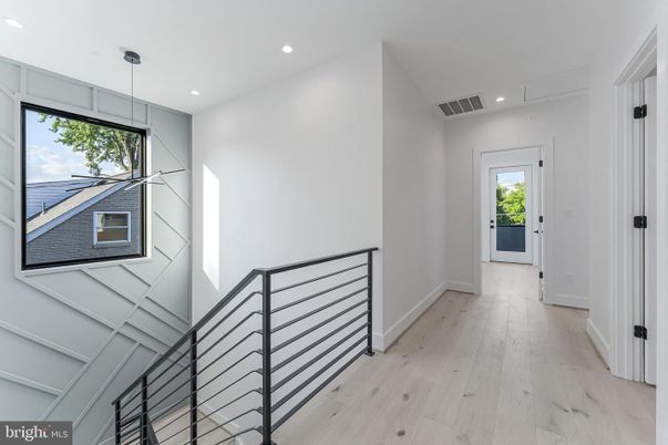 Interior, Pendant Lights, Recessed Lighting, Wood Texture Flooring