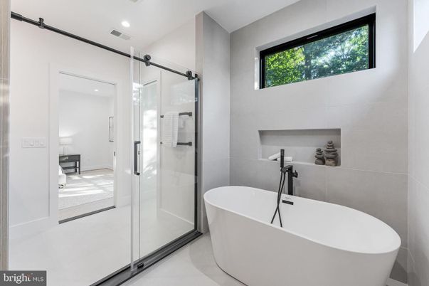 Bathroom, Free Standing Baths, Glass Shower, Interior, Recessed Lighting