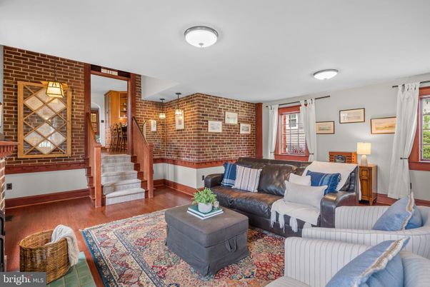 Interior, Living room, Pendant Lights, Stone Walls, Wood Texture Flooring