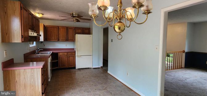 Chandelier, Interior, Kitchen