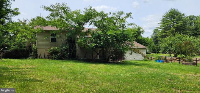 Backyard, Detached Garage, Exterior