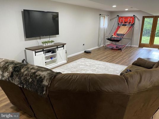Bedroom, Fitness Equipment, Interior, Recessed Lighting, Wood Texture Flooring