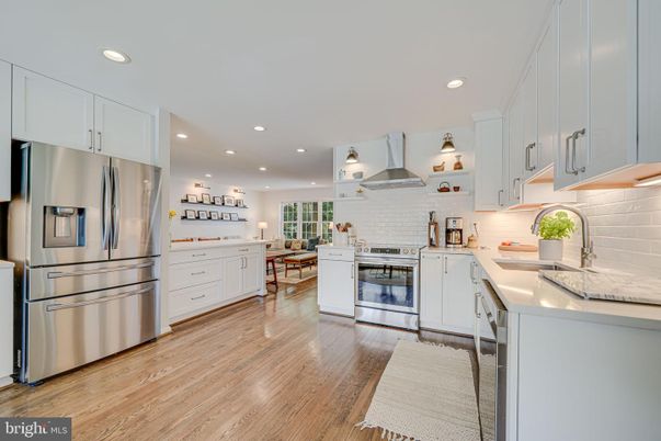 Dining room, Interior, Kitchen, Recessed Lighting, Stainless Steel Appliances, Wood Texture Flooring