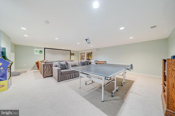 Game Room, Interior, Recessed Lighting