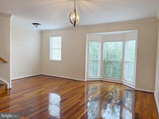 Empty room, Interior, Pendant Lights, Wood Texture Flooring