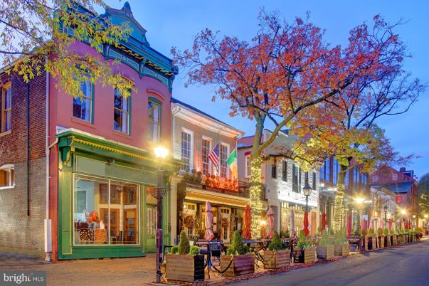 Exterior, Facade, Brick Facade, Rowhouse
