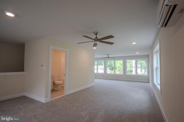 Bathroom, Empty room, Interior, Recessed Lighting
